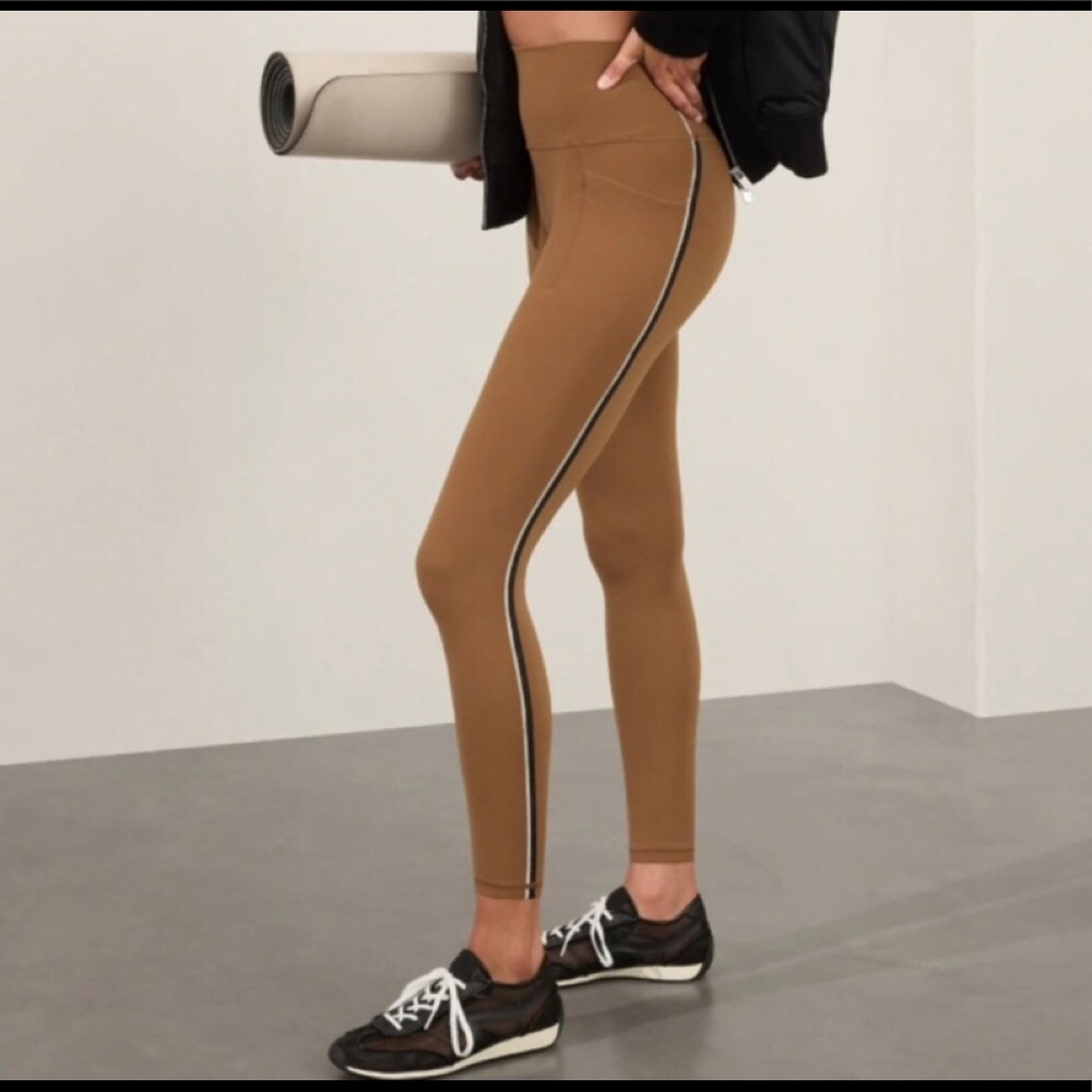 New with tag Athleta Salutation stash tipped tight